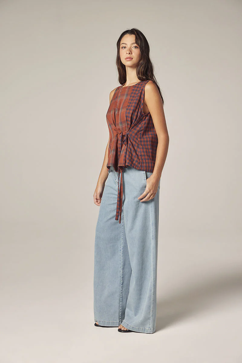 Amente Contrast Panel Top - Image 5