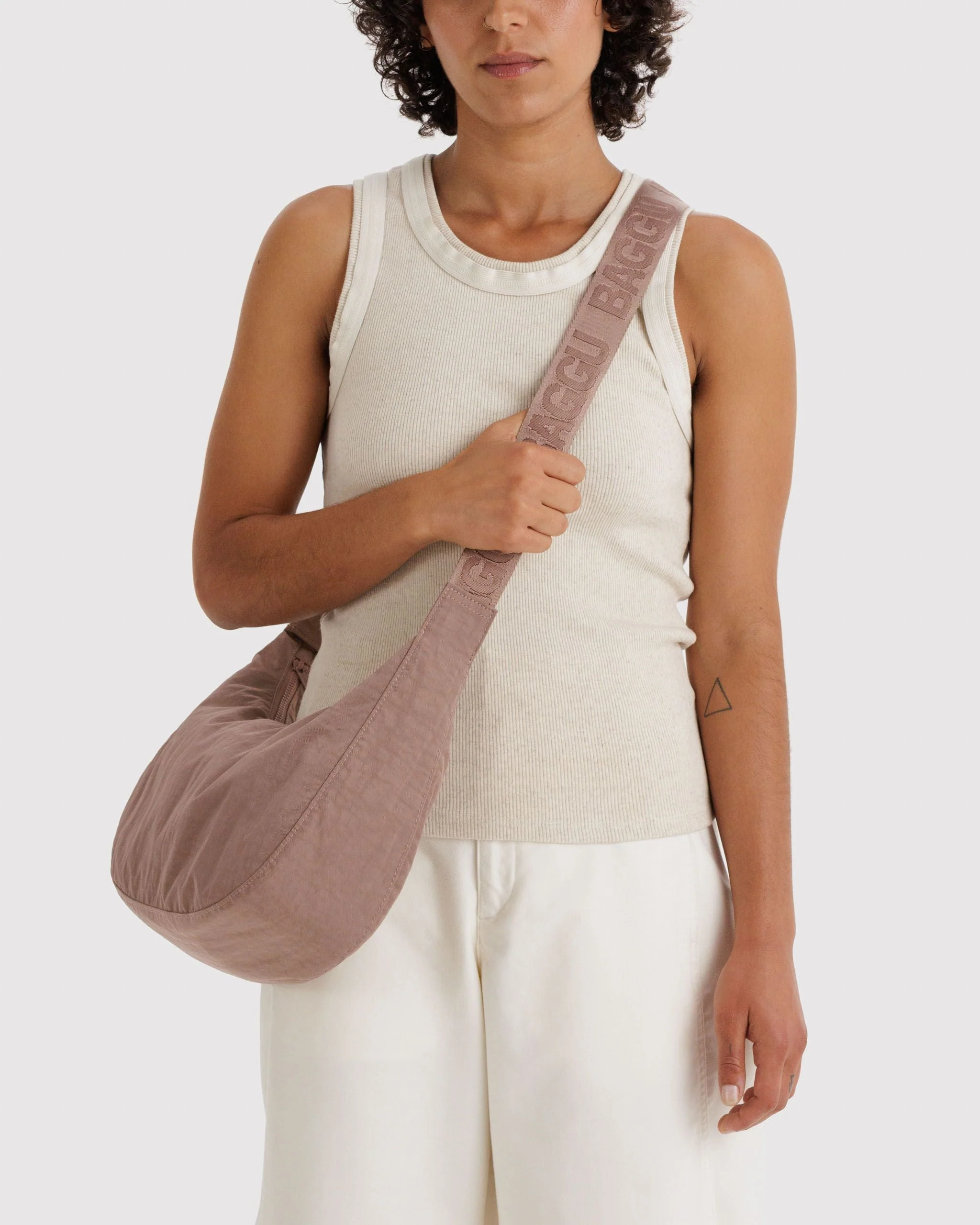 Baggu Medium Nylon Crescent Bag - Image 9