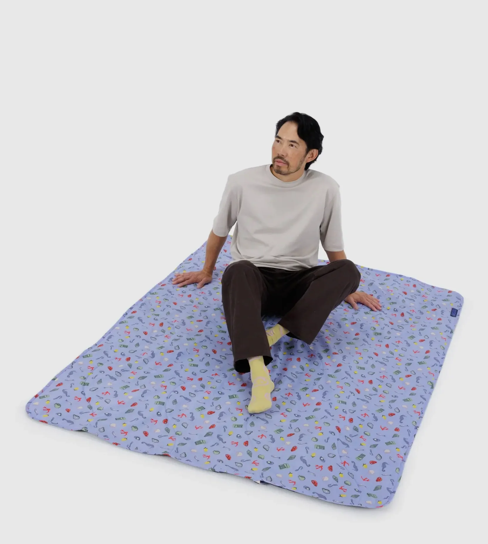 Baggu Puffy Picnic Blanket - Image 4