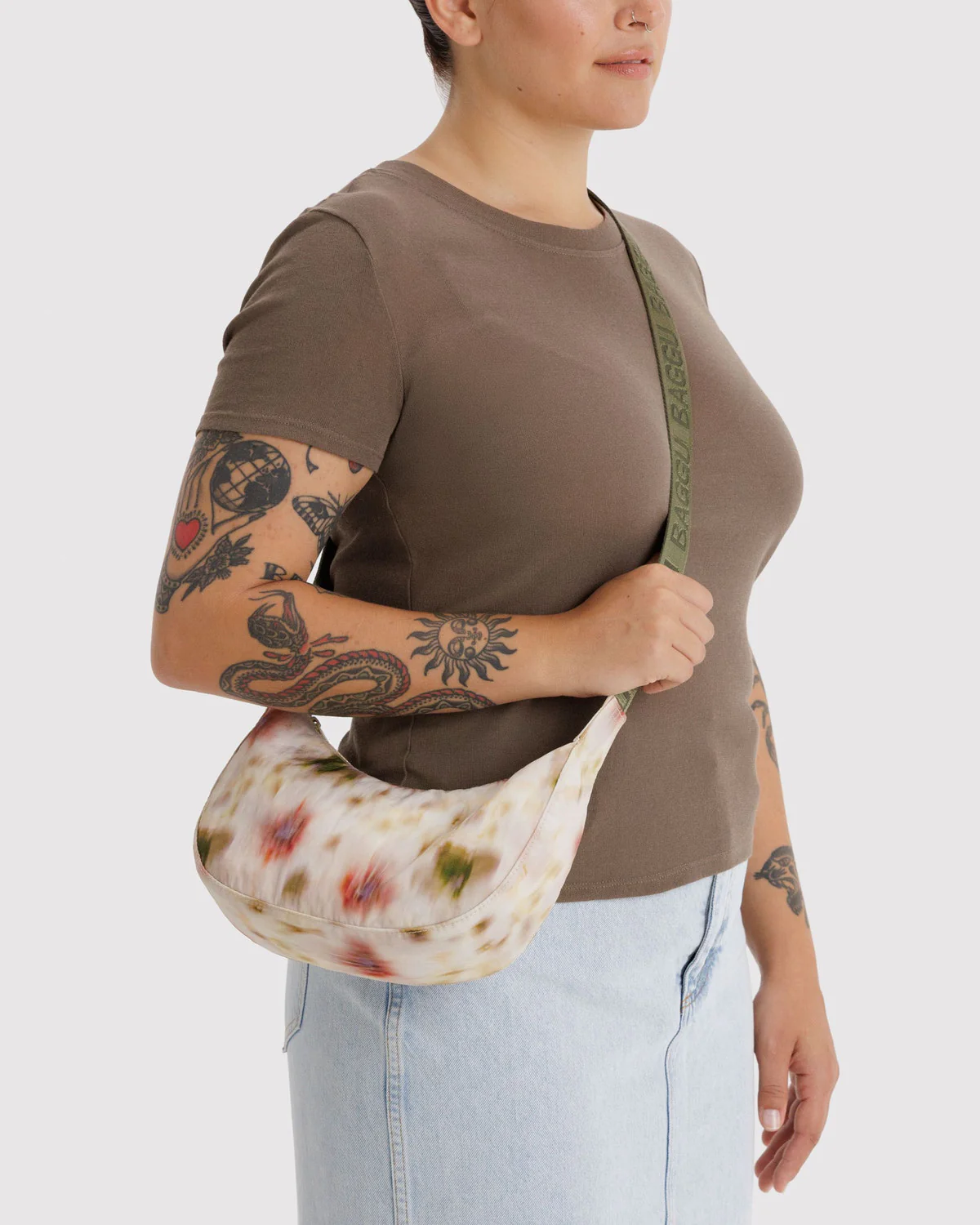 Baggu Small Nylon Crescent Bag - Image 15