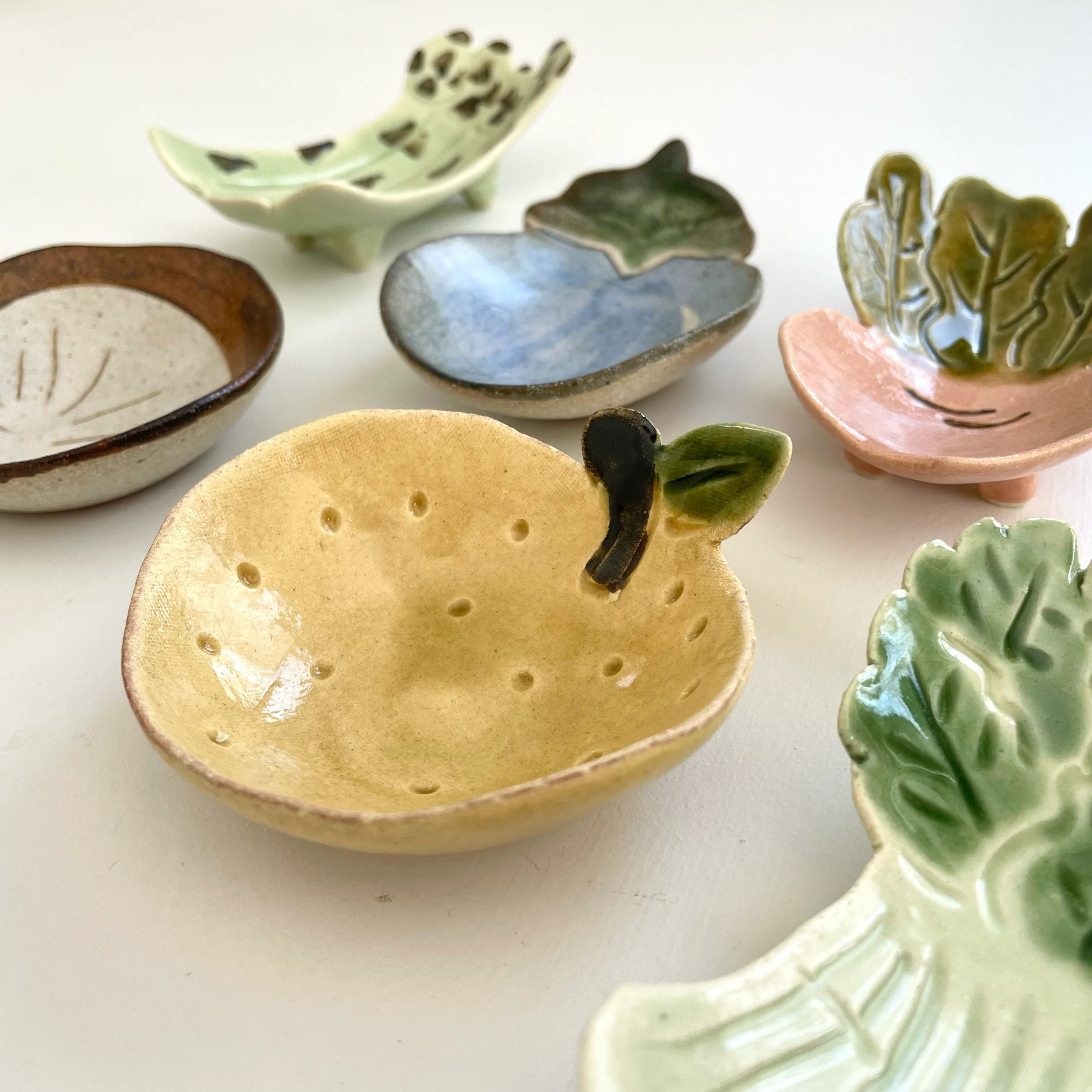 fort & field - Handmade Ceramic Mini Vegetable Dish - Image 3