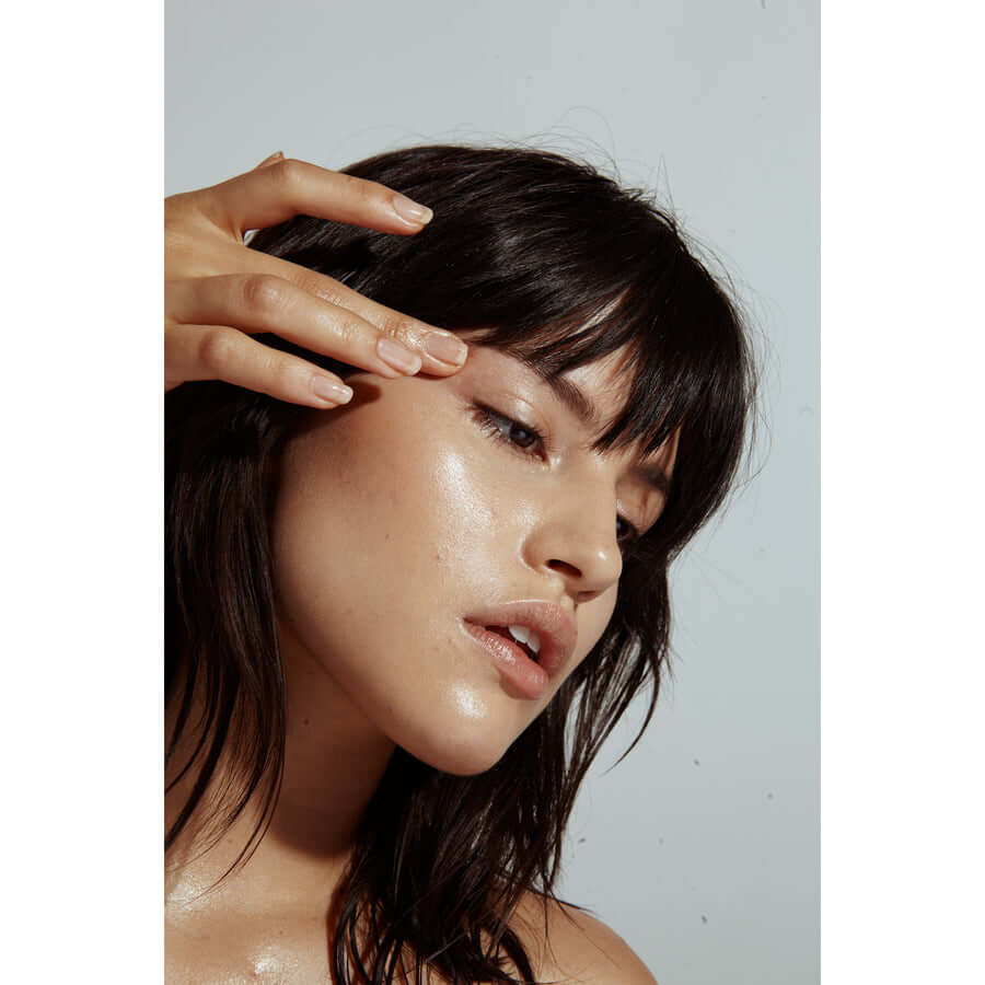 HYDRA HIGHLIGHTER STICK // FACE + BODY - Image 3