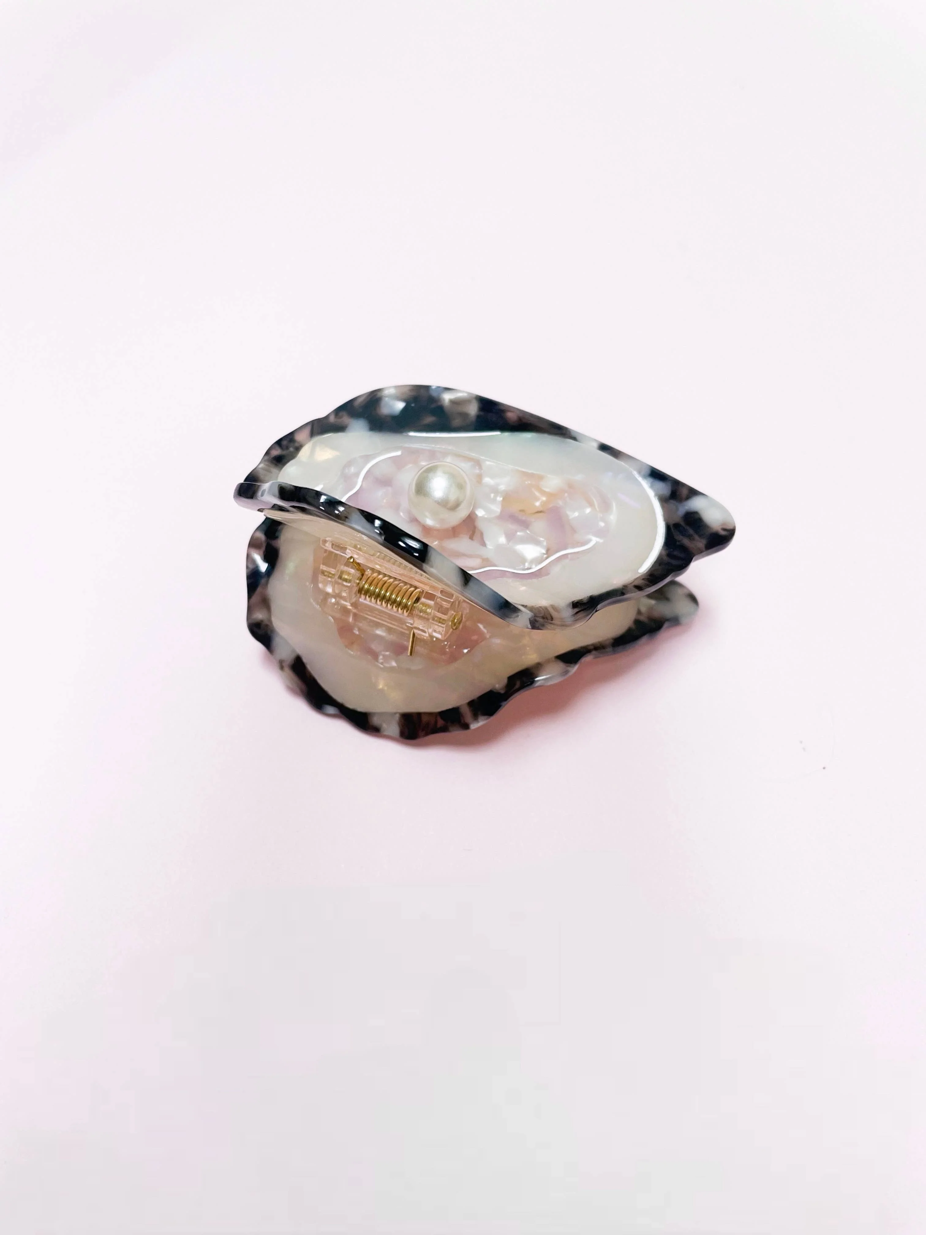 Oyster Claw Clip with Pearl - Image 7