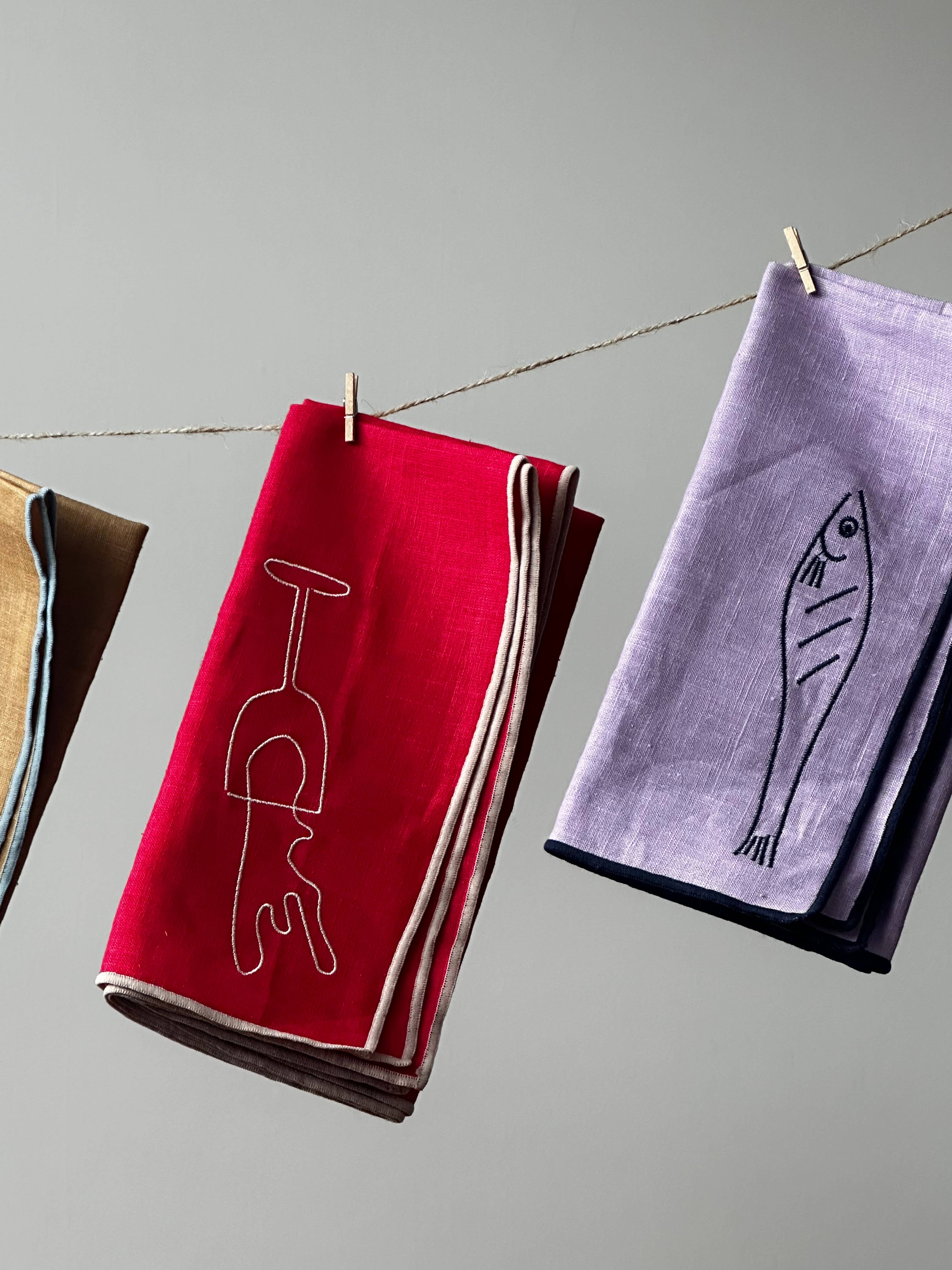 MÆGEN - Linen Blend Napkins - Fish (Set of 2) - Image 6