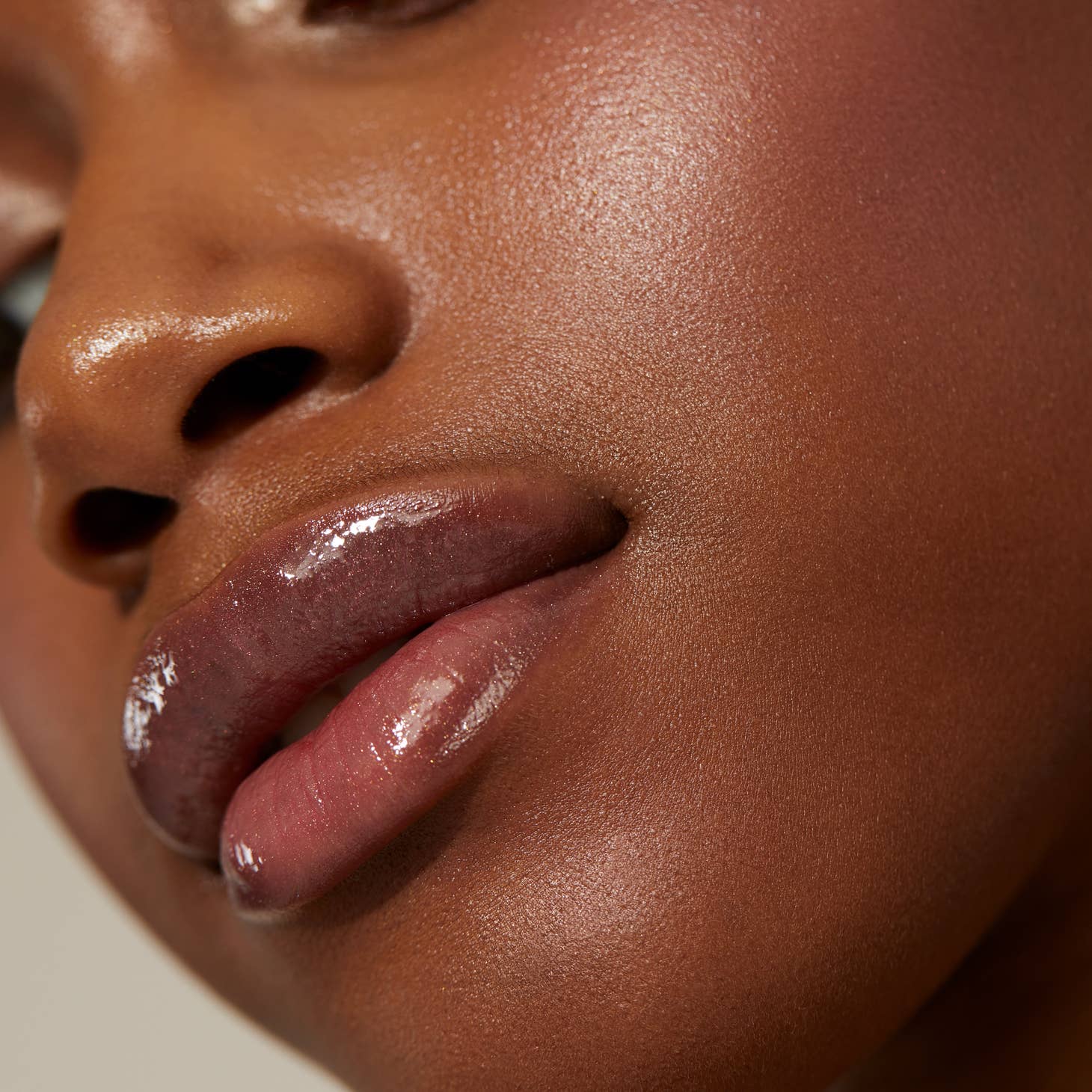 Vegan Lip Gloss - Image 6