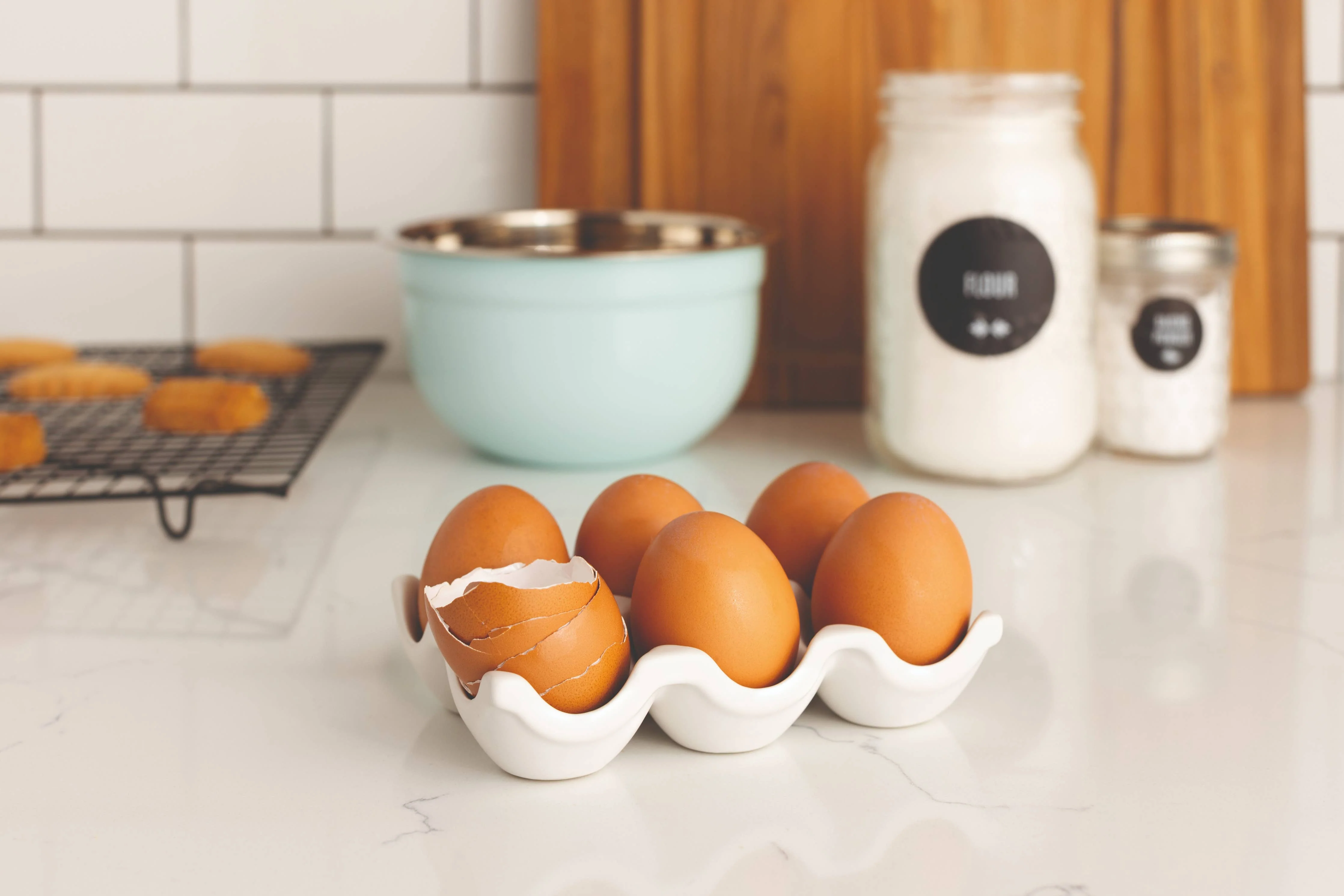 Matte White Ceramic Egg Crate - Image 4