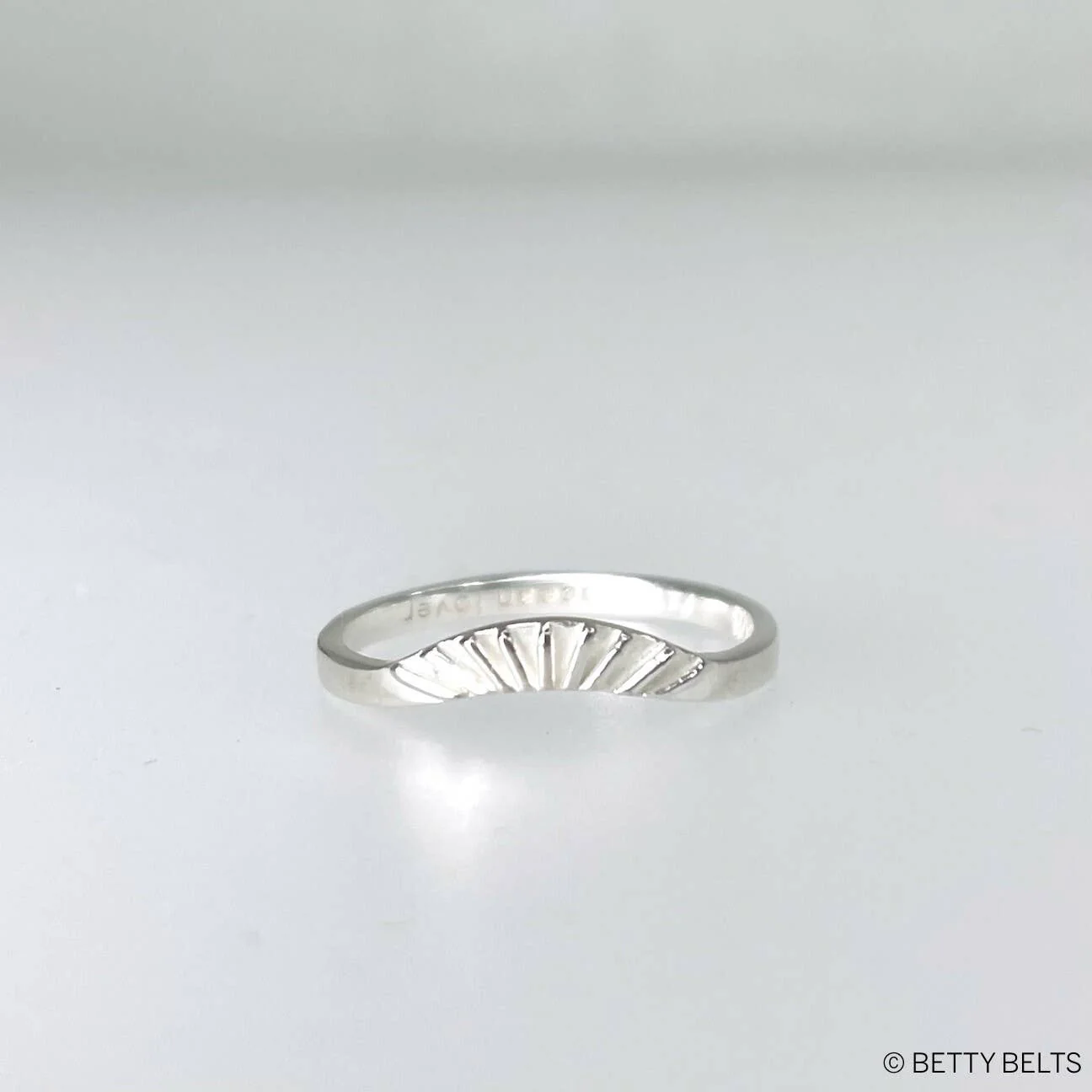 SUNBEAMS Swell Ring - Image 3
